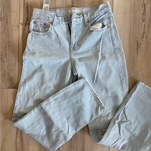 Low Pro Straight Levi’s